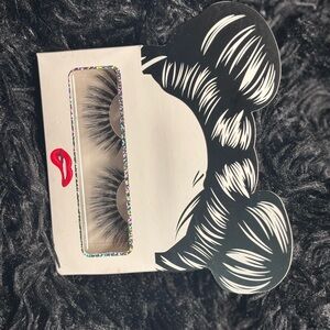 Glamorous Strip Lashes